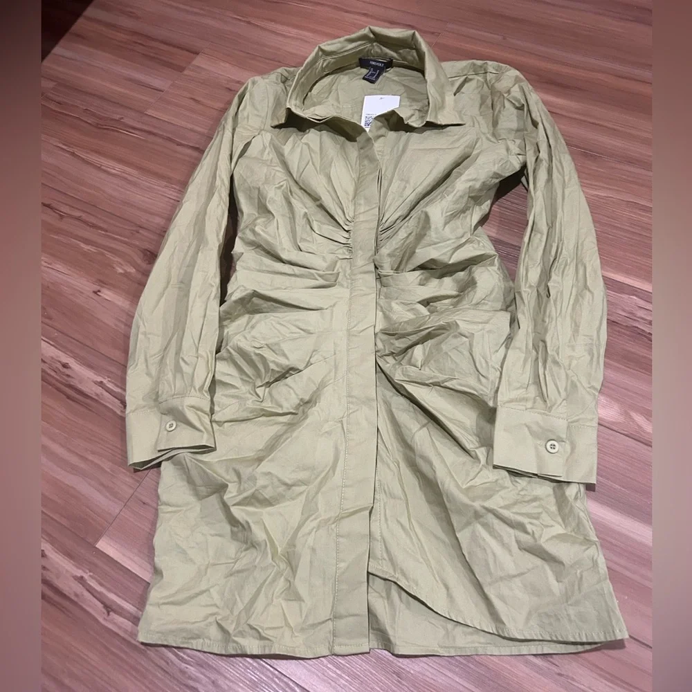 Forever 21 Sage Green Rushed Button Down NWT Dress Size Medium
